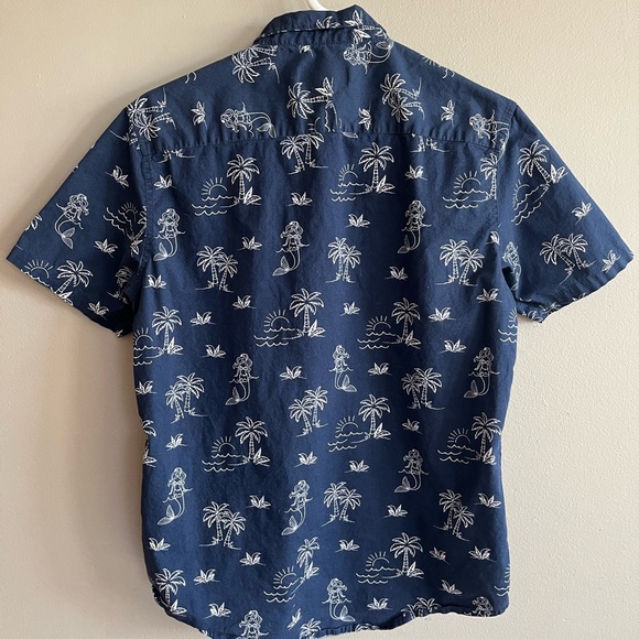 Beach Button-Up Shirt - Picture 2 of 5